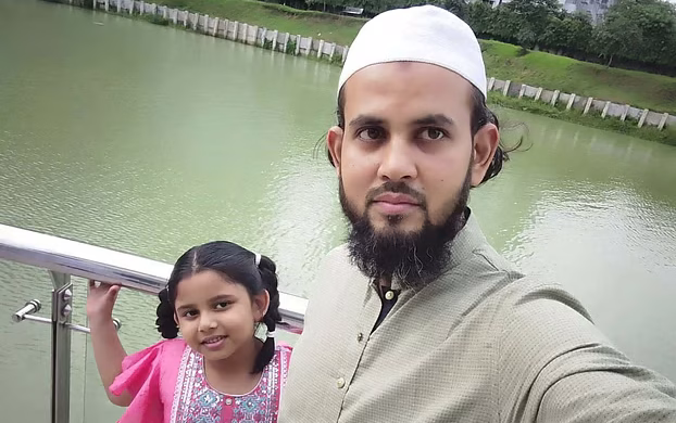 জন্মের তিন দিনের মাথায় মা, এবার ডেঙ্গুতে বাবাকে হারাল ৯ বছরের আরফা